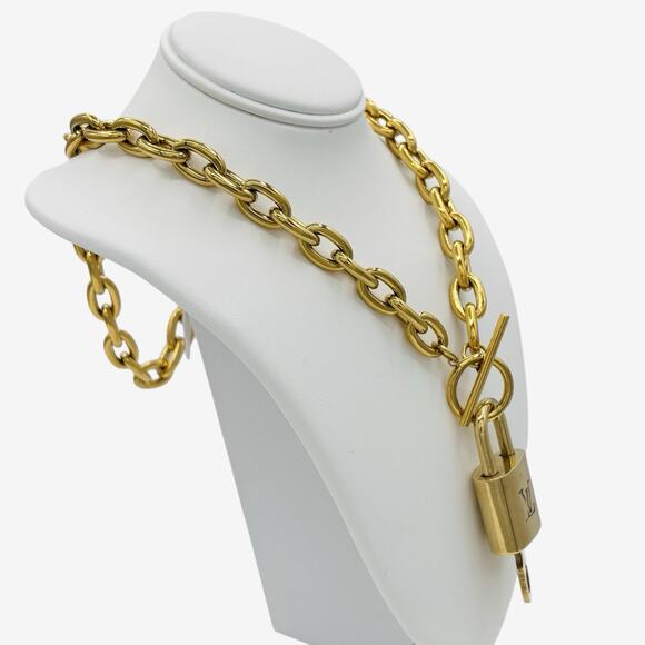 Authentic Louis Vuitton Lock & Key with Unbranded Gold Plated Toggle Necklace - Picture 10 of 10